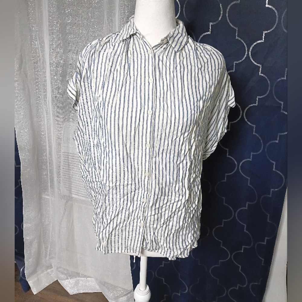 Madewell White and Navy Vertical Stripe Short-Sleeve Button Shirt